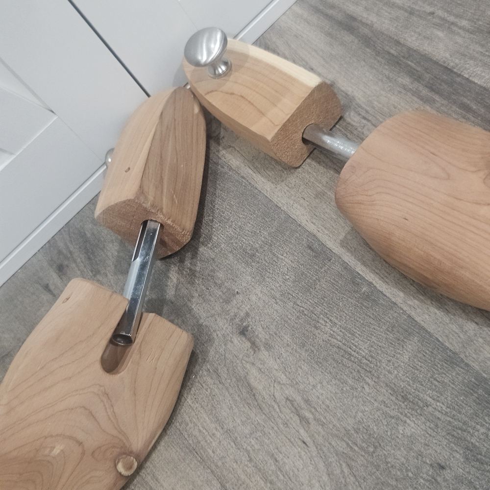 Men's Wooden Shoe Trees - Picture 2 of 2
